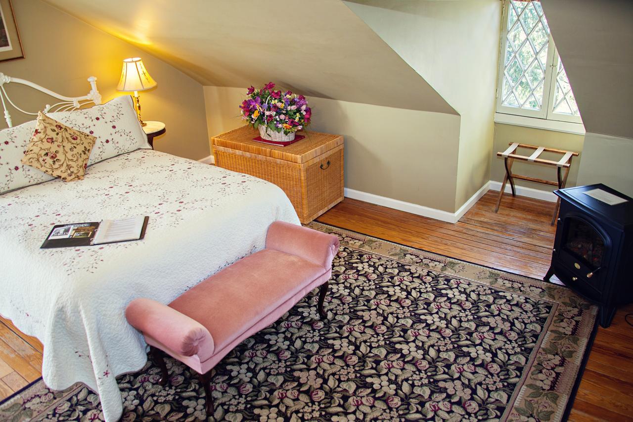 The Carriage Inn Bed And Breakfast Charles Town Phòng bức ảnh